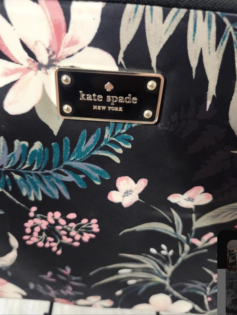 Kate Spade New York Wilson Road Botanical Laptop Sleeve - Picture 2 of 10